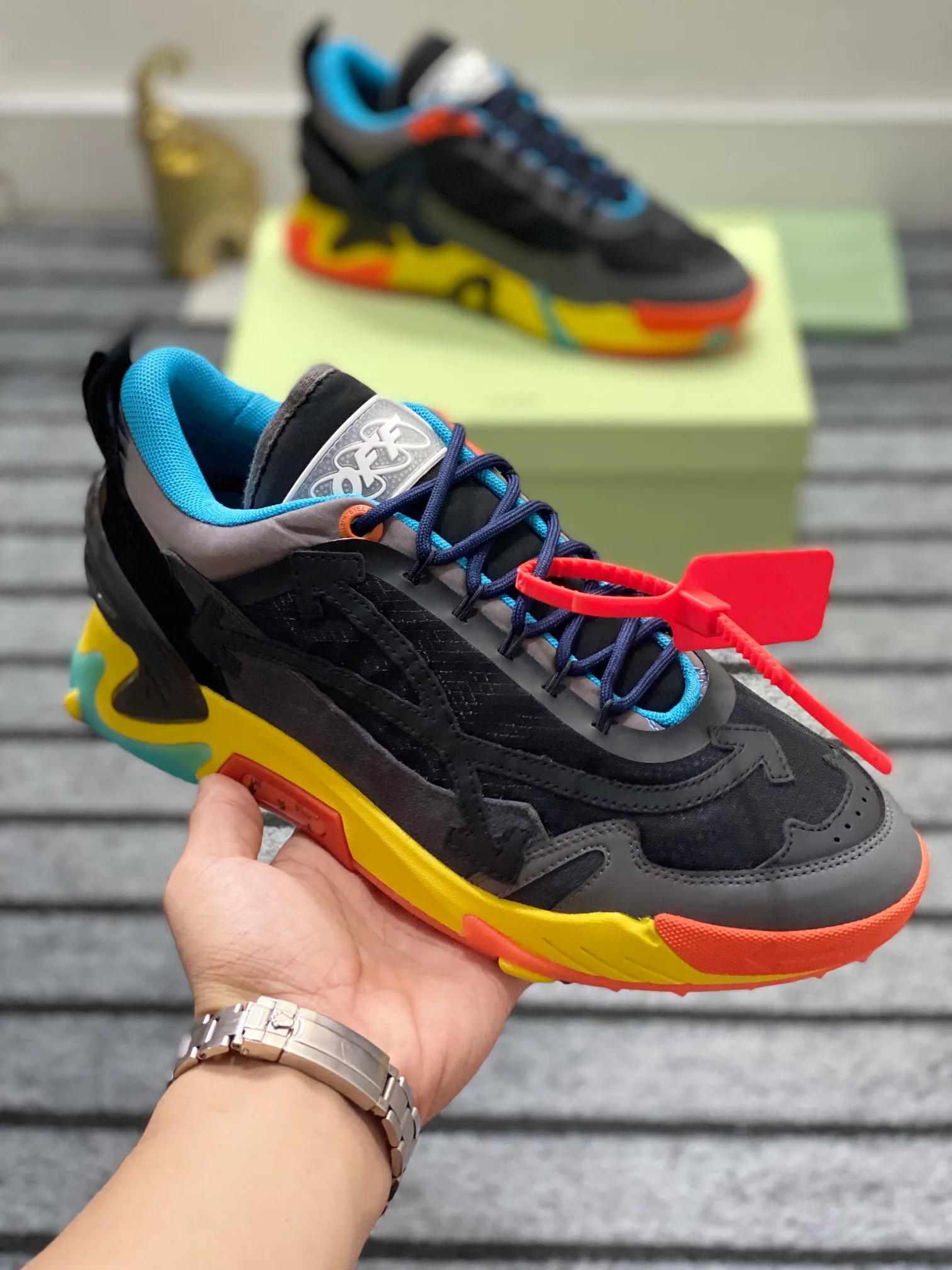 Men's shoes 💰640🌼【New】High-end boutique-OFF-WHITE x Air Jordan】1 The joint shoe design has been highly concerned by everyone. The new shoes are shown in the popular Chicago bull white and yellow LOGO color scheme. The shoe body is made of cowhide stitching and other materials. In addition to the X hidden on the inside of the leather, the oversized Swoosh, OFF-WHITE for Nike, and Air Jordan 1Birth information and the word AIR are displayed on both sides of the shoe, and OFF-WHITE's iconic details can be seen on the TPU sole and insole. You can choose a pair if you like the style. Size: 38-45 (45 customized